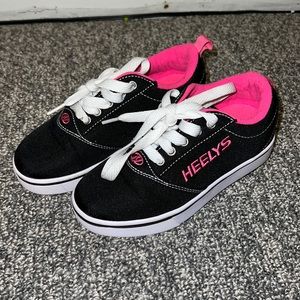 Girls Heelys